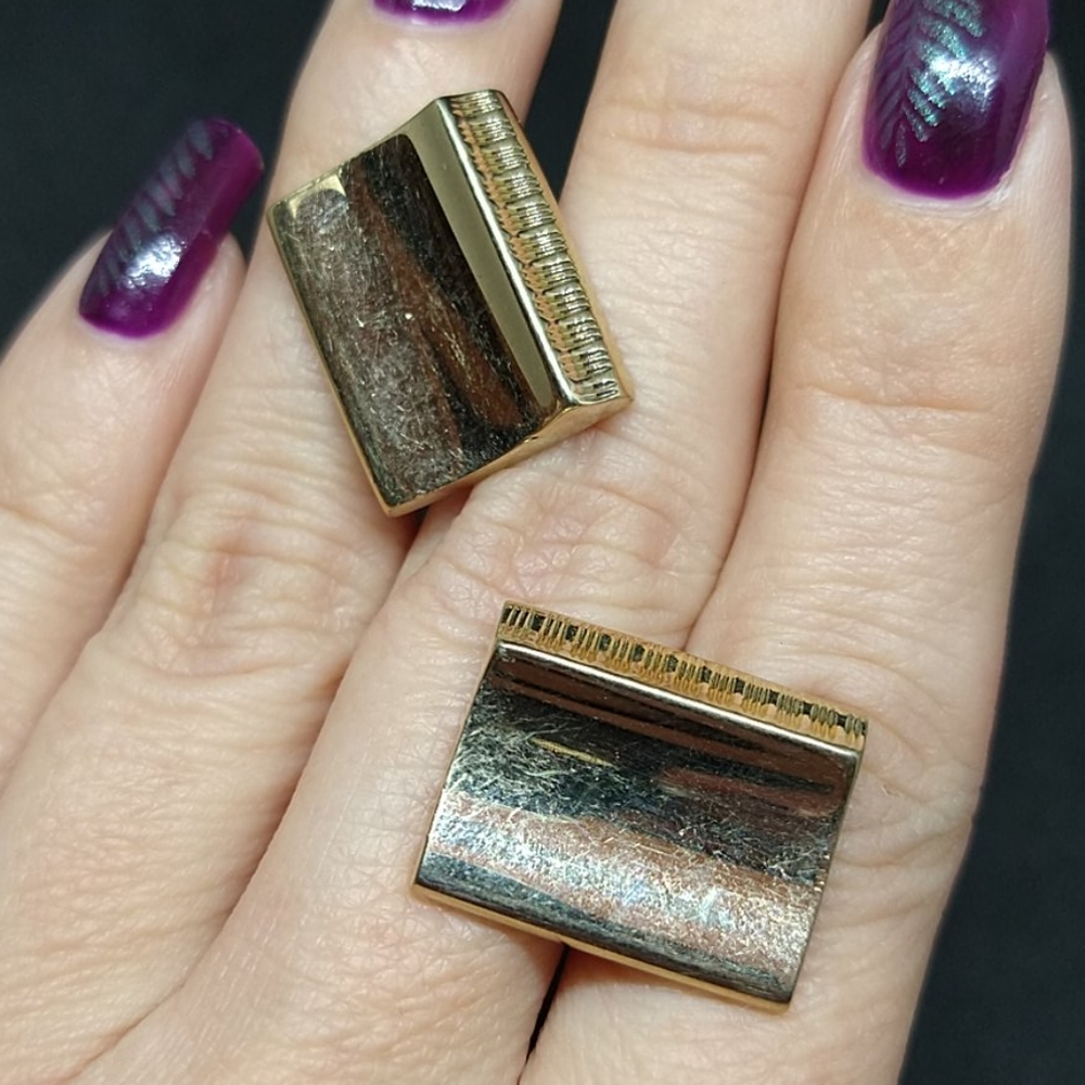 Shields brand goldtone cufflinks vintage
